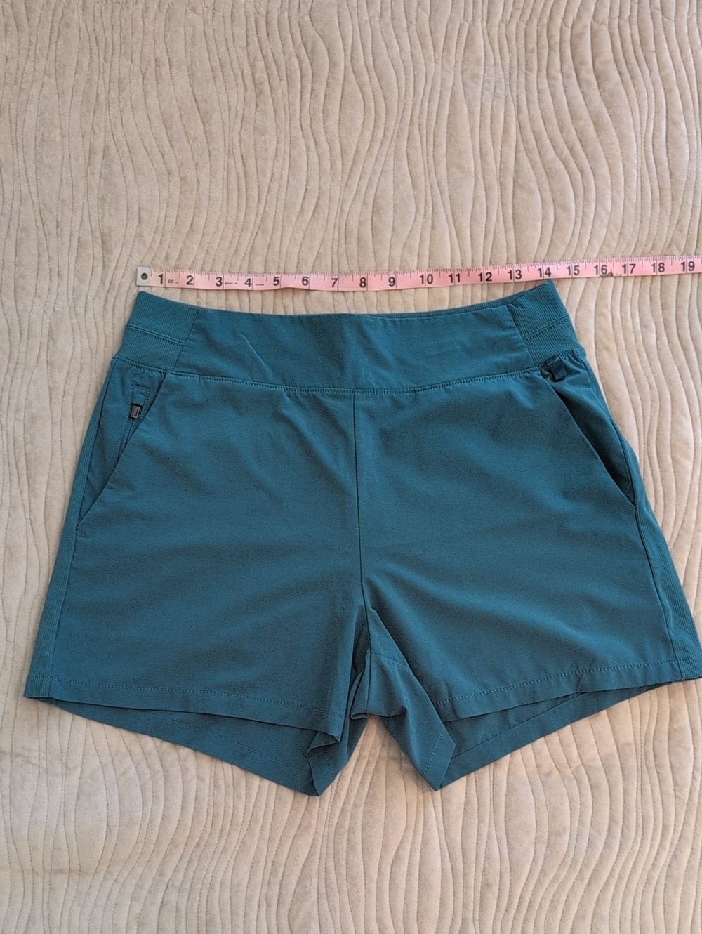 Athleta Teal-Blue Brooklyn Performance Shorts Size 8 like new